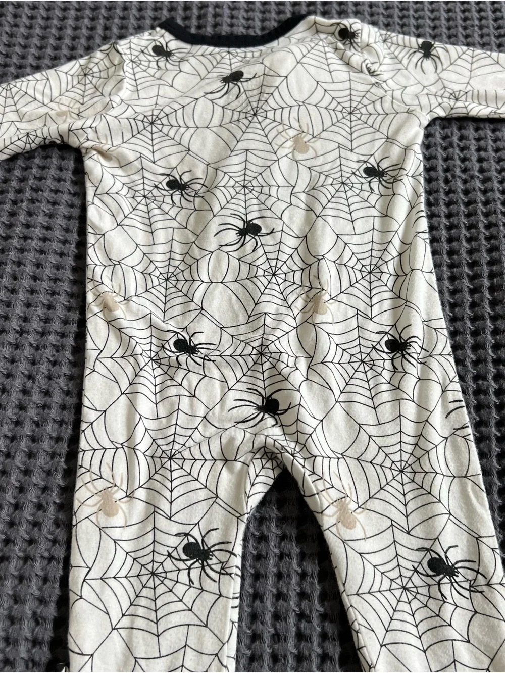 Kyte BABY Cream Spider Web Zip One-Piece with Black Trim Size 3/6 Months